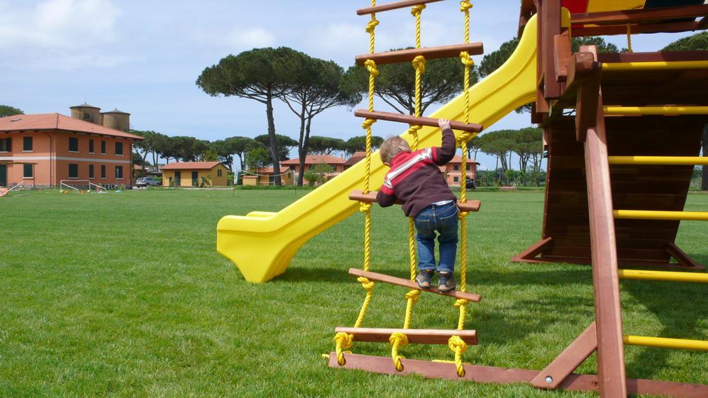 La Fattoria Di Tirrenia Aparthotel Eksteriør bilde